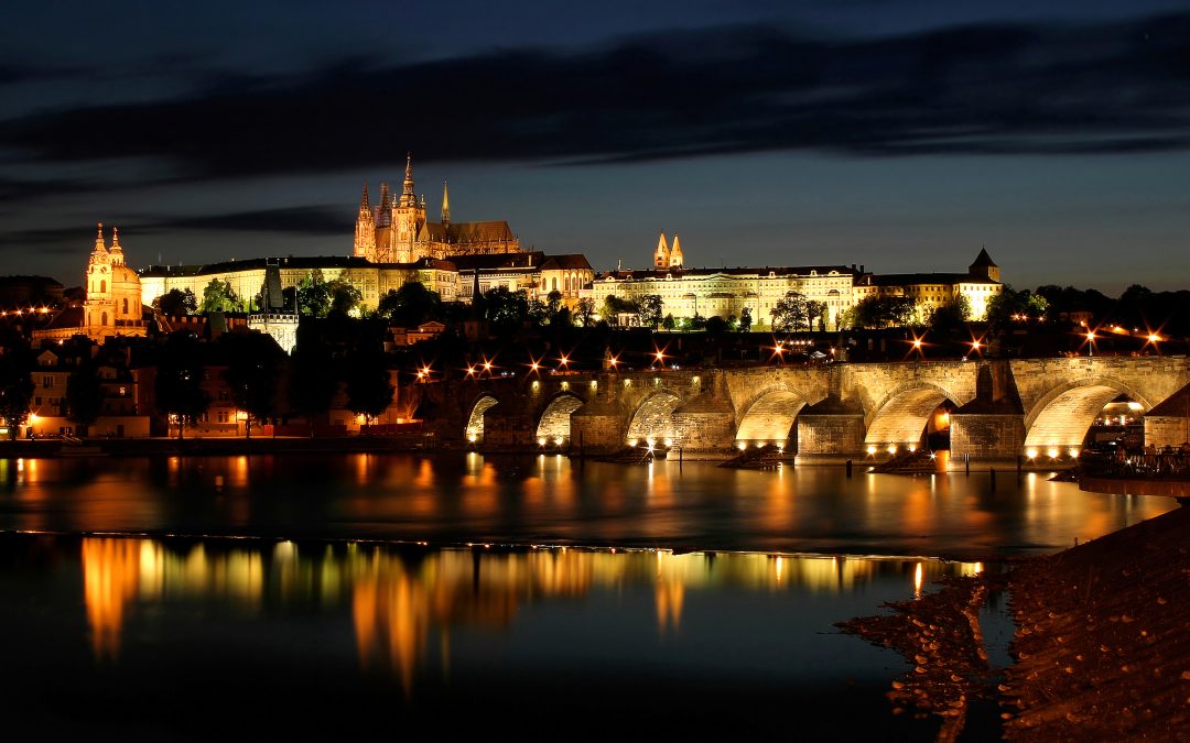 Do you want to spend a holiday in the Golden Prague and speak fluently English in Bohemia? One on one sessions with a native speakers!